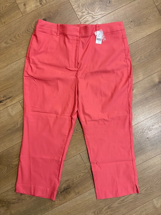 Lane Bryant Pants - Lane Bryant Women’s Salmon/Coral Slim Capri Pants, Mid-Rise Flat Front Pockets 1